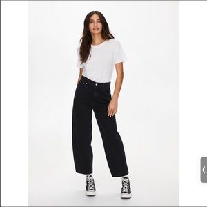 New Aritzia Levis’s High Waist 80’s Balloon Jeans Sold Out Style